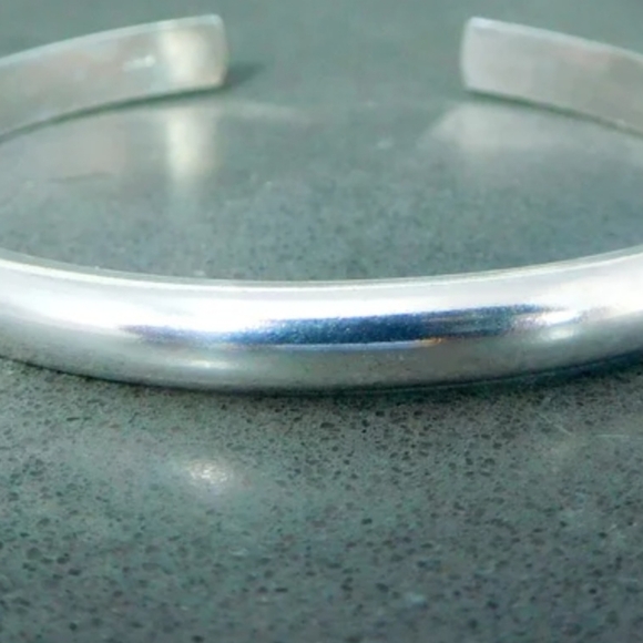 silver cuff bracelet - Picture 3 of 3